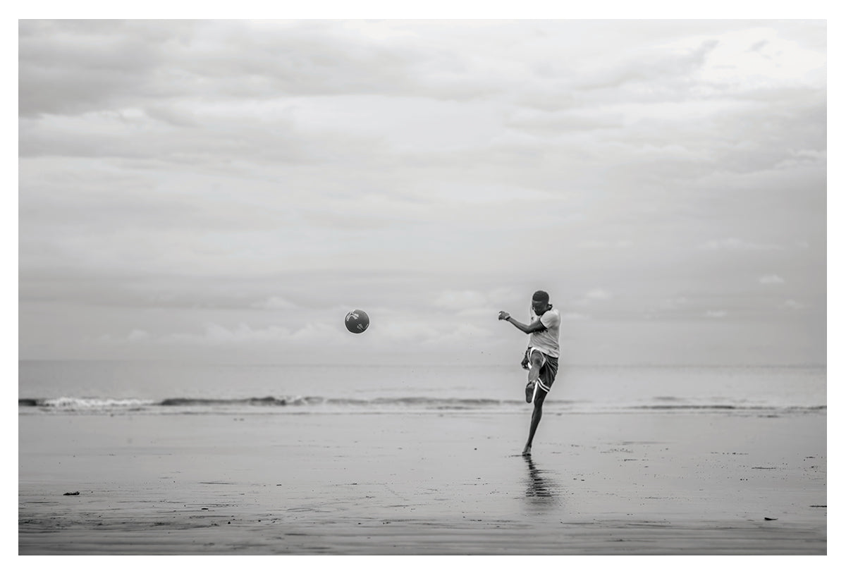 Coastal Kick in Monochrome