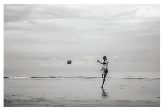 Coastal Kick in Monochrome