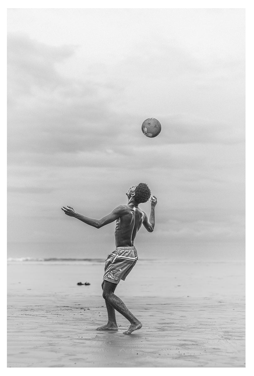 Coastal Kick - The Juggle (BW)