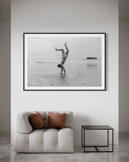 Coastal Kick Acrobat (BW)