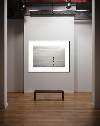 Coastal Kick in Monochrome