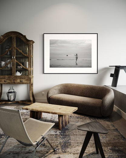 Coastal Kick in Monochrome